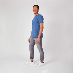 EQ Clothing B.V. image 2