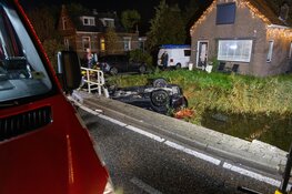 Peperdure Porsche crasht in Landsmeer, bestuurder spoorloos