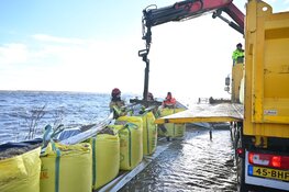 Wateroverlast onverminderd hoog, kelder en parkeerplaats Hotel Spaander ondergelopen