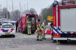 Man zakt door ijs in het Hemmeland