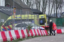 Man zakt door ijs in het Hemmeland