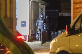 Aanhoudingen bij politie-inval op woonwagenkamp Monnickendam