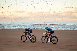 Hattrick Hero Dupont sprint zich in recordtijd in illuster rijtje tijdens de GP Groot Egmond-Pier-Egmond 2025