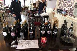 Portproeverij bij restaurant Kriti i.s.m. Arthur & Co