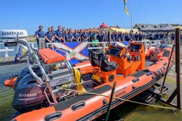 KNRM Marken doopt geschonken reddingboot 'Bertien'