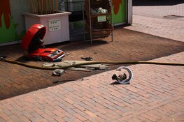 Brand op plafond in dierenwinkel in Landsmeer