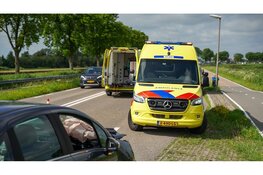 Twee gewonden na botsing op N235