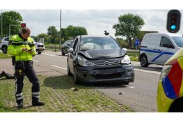 Twee gewonden na botsing op N235