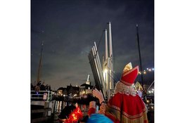 Het grote uitzwaaifeest van Sinterklaas in Monnickendam