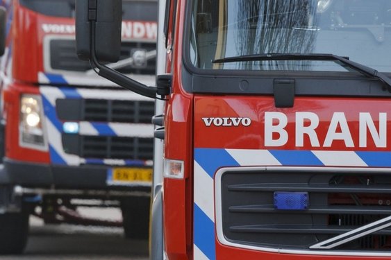 Twee personen naar ziekenhuis na woningbrand in Ilpendam