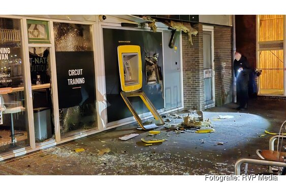 Geldautomaat in Landsmeer zwaar beschadigd na plofkraak