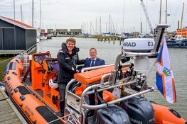 KNRM neemt nieuwe reddingboot 'Daan' in gebruik op Marken