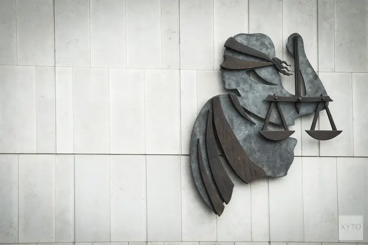 17 jaar celstraf en TBS met dwangverpleging geëist tegen man die zijn moeder doodde en haar onderbenen afzaagde