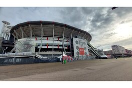 Ajax overtuigend naar derde voorronde Conference League dankzij hattrick Gloukh