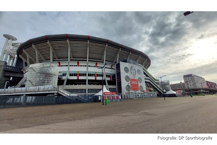 Ajax na doelpuntrijk duel naar competitiefase Conference League