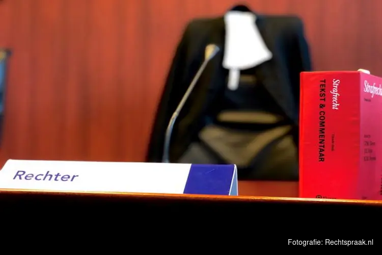 Landsmeer moet nieuw besluit nemen over aanbouw buren