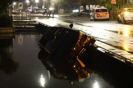 Auto raakt van de weg in Landsmeer