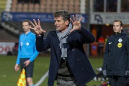 N.E.C. prooi voor Volendammers