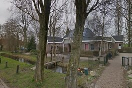 Basisschool Zuiderwoude ontruimd om ontwortelde bomen