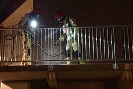 Brand in flatwoning op Marken: gewonde en veel schade