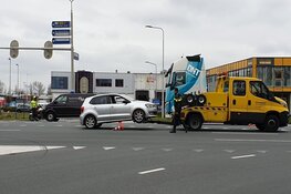 Auto klemgereden door politie in Oostzaan