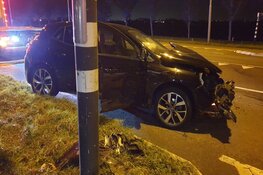 Auto tegen bus gereden op N247