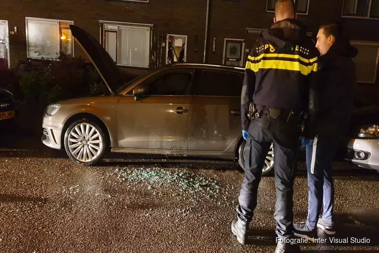 Auto in brand in Landsmeer