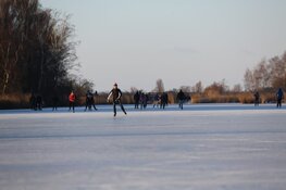 Volop schaatsers in en rondom Het Twiske ondanks waarschuwingen