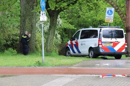 Veel politie in Noord na schietpartij op de Meeuwenlaan. Één verdachte doodgeschoten in Broek in Waterland.