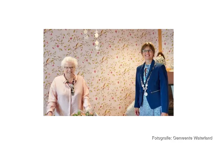 Gemeente Waterland is een 100-jarige rijker!
