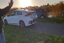 2 auto's total loss na ongeval op de N247 bij Katwoude