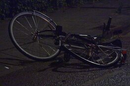 Auto ingereden op groep mensen in Landsmeer