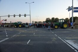 Boeren blokkeren kruispunt &#39;t Schouw