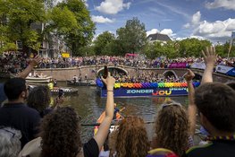 Canal Parade Pride Amsterdam in volle gang (fotoalbum)