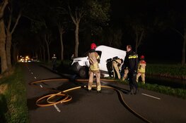 Bestelbus bijna in brand in Purmer