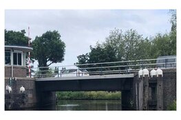 Brug Broek in Waterland 11 december afgesloten