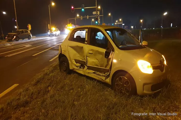 Twee gewonden bij botsing op N247