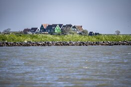 Rijkswaterstaat start aanleg proefvakken voor Dijkversterking Marken