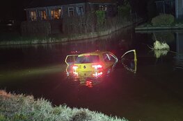 Twee aanhoudingen bij auto te water in Purmerland