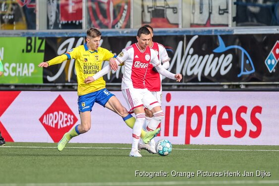 Ajax haalt uit tegen SC Cambuur