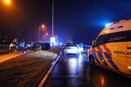 Auto slaat over de kop bij ongeval N247, twee gewonden