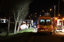 Tractor en busje botsen in Monnickendam, één gewonde