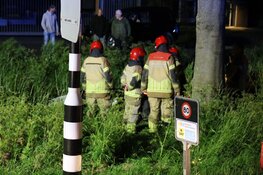 Ravage na ongeluk in Broek in Waterland, inzittenden slaan op de vlucht