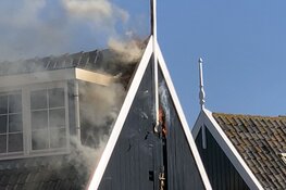 Brand in woning op Marken, veel schade aan huis